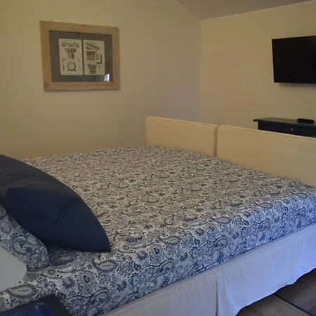 Attic And Garden Μπελάτζιο