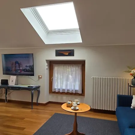 Apartmán Attic And Garden